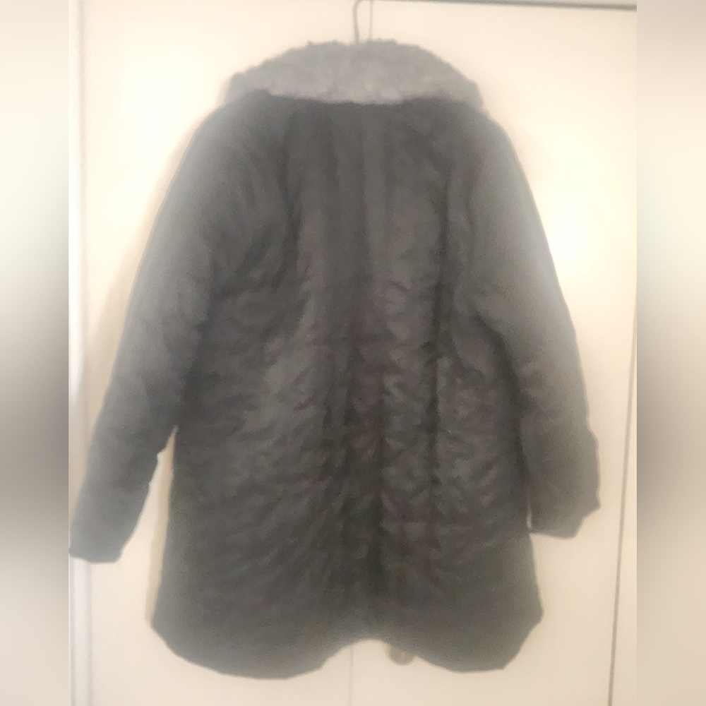 Women's Black Quilted Coat with Gray Faux Fur Collar - Picture 2 of 3